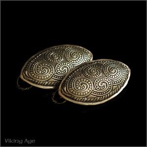 Bronze turtle brooches from Finland