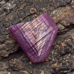 Natural Rare Red Ruby Star Asterism Points Polished Slice Rough, 15.07 Carats Loose Healing Gemstone Crystal Slice for Rings Jewelry Making
