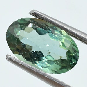 Sparkling Green Apatite Sunstone Faceted Oval Gemstone With Amazing Luster Green Apatite For Beautiful Making Jewelry 6X9.7 mm 1.85 A-255