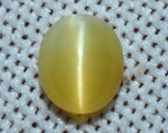 Golden Opal Cats Eye Oval Shape Opal Cats Eye Exactly Like A Cat Eye Precisely Cut Cabochon For Jewelry Making 6X7 MM OP-130