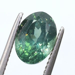 Natural Green Apatite Faceted With Amazing Luster Loose Leaf Gemstone Green Apatite For Beautiful Making Jewelry 7.3X10 mm 3.46 Carat A-220