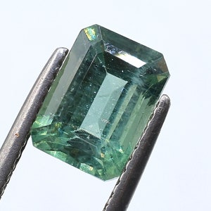 Beautiful Natural Green Apatite Faceted With Amazing Luster AAA Quality Green Apatite For  Jewelry 6.5X10 mm 2.56 Carat A-254