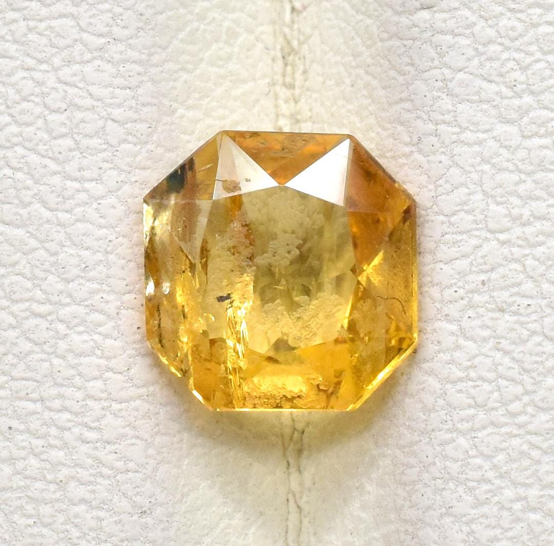 Topaze Impériale 1,45 Ct Qualité AAAA - Couleur Orangé Saumon, Coupe Coussin, Clarté WS1