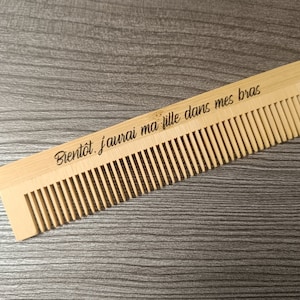 Engraved Comb with Mantra for Painless Childbirth Without Epidural Pain Diversion, Wooden Comb Each Contraction Bamboo