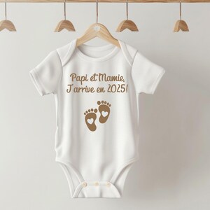 Body annonce grossesse / annonce grossesse / body pour papi et mamie/body personnalisé futur grands parents / j'arrive en 2025