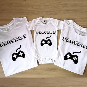 Tshirt adulte homme et femme et body bébé assorti, lot tshirt et body, vêtements assortis, gamer, PS4 PS5 streaming, manette personnalisable