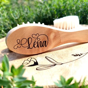 Ensemble brosse à cheveux et brosse à poils de soie bébé personnalisées, gravure au laser, prénom ou dessin au choix, manches en bois