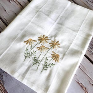 Embroidered Daisy Flour Sack Towel: Personalized Kitchen Tea Towel