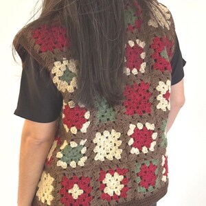 Handgemaakt oma vierkant gehaakt gilet: boho patchworkvest
