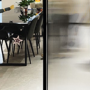 Fluted Reeded Glass Window Film: Privacy Decor bild 9