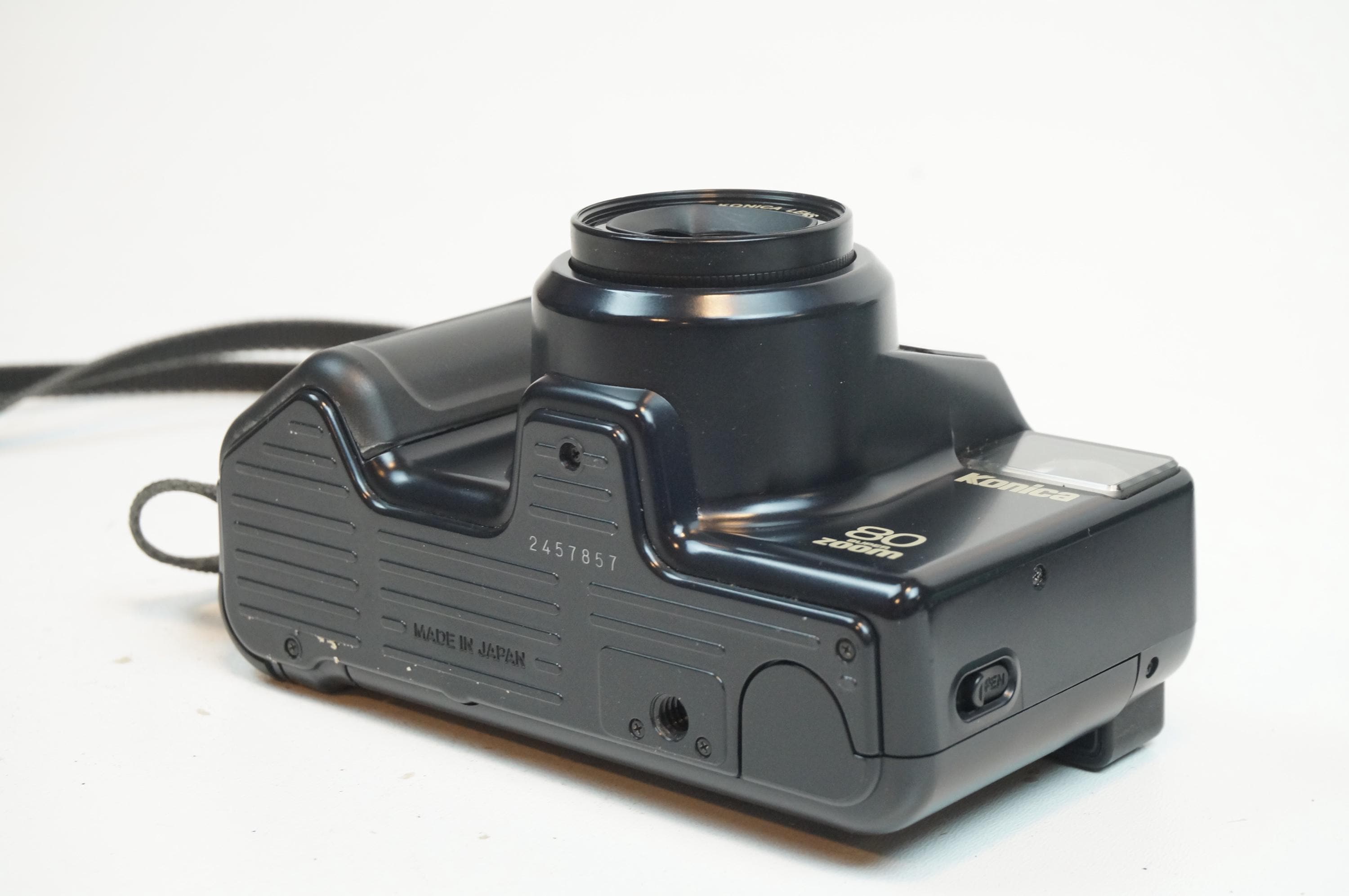コニカ Z-Up 80 35mmフィルムカメラ – 未来的なコンパクトズーム