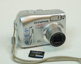 MINOLTA DIMAGE F200 オールドデジカメ Minolta DiMAGE F200: Digital Photography Review