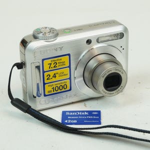 Fotocamera digitale Sony Cybershot DSC-S700 con scheda da 2 GB, pronta per scattare!!