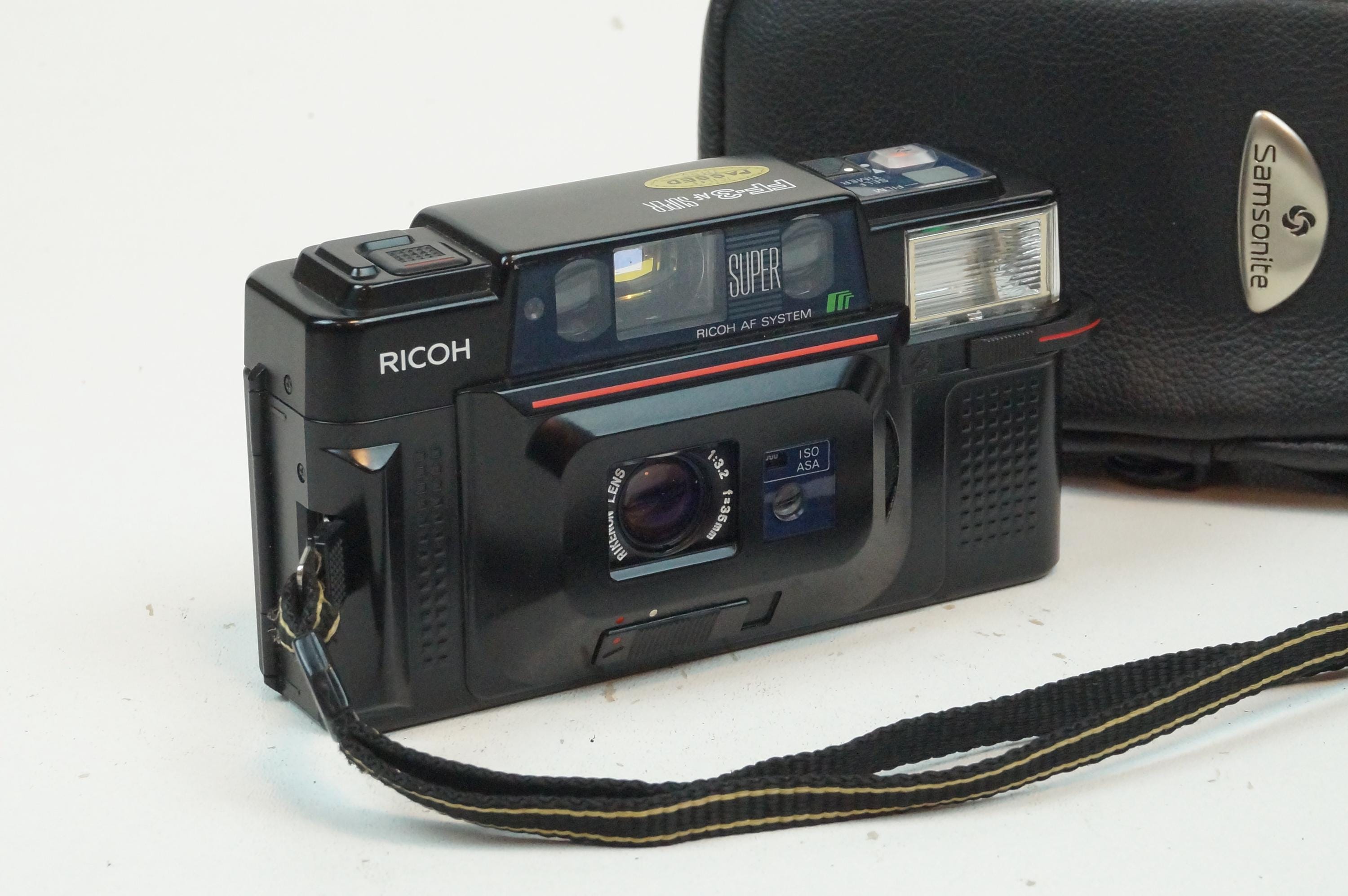 快調！人気美★RICOH リコー AF-5D 38mm F2.8 ISO1000 The Ricoh AF-5D and The Coolest Shop In Korea For Film