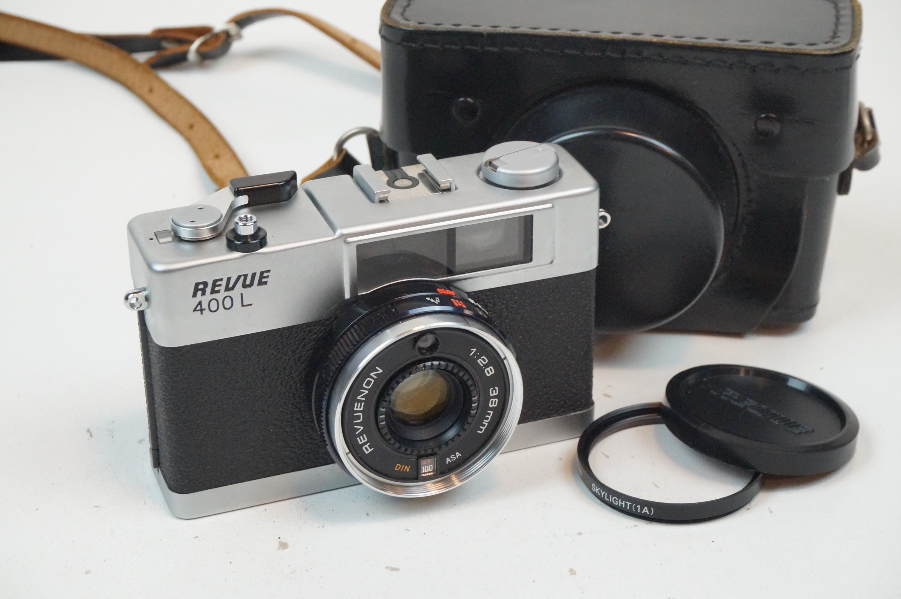 Revue 400L 35mmレンジファインダーフィルムカメラ – ニアミント