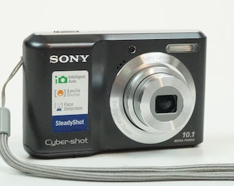 MINOLTA DIMAGE F200 オールドデジカメ ミノルタ、400万画素/光学3倍ズームの「DiMAGE F200」