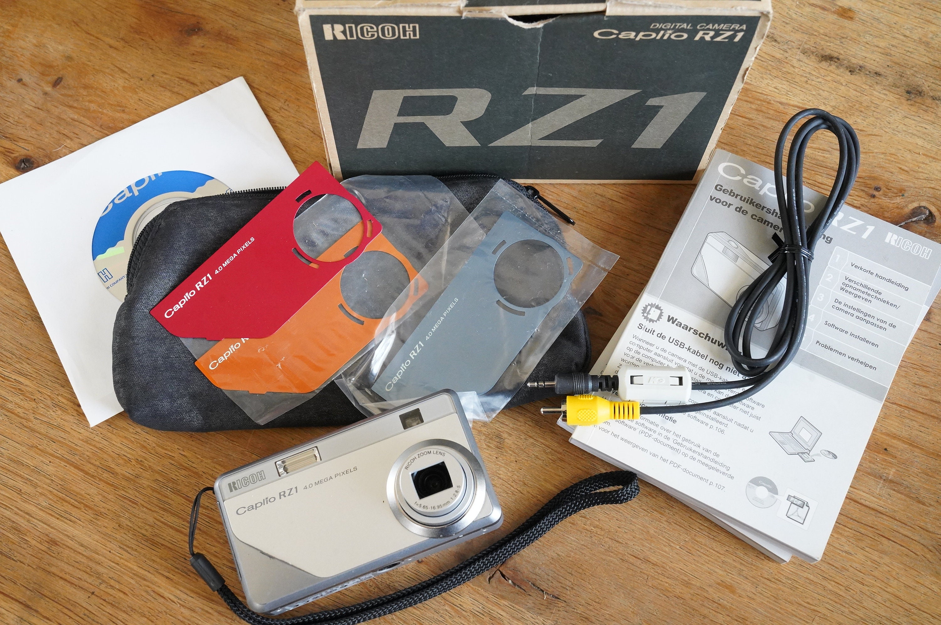 Ricoh Caplio RZ1 vintage digital camera - Etsy 日本 Ricoh Caplio RZ1 vintage digital camera - Etsy 日本