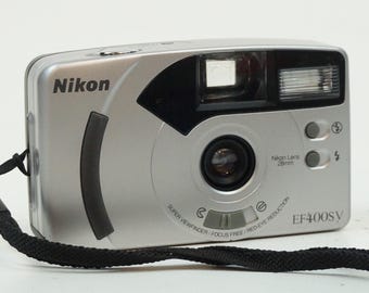 Appareil Photo Argentique Nikon EF500SV - 28mm, Compact, Flash Intégré - État Quasi Neuf (MINT)