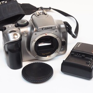 Boîtier d'appareil photo reflex numérique Canon EOS 300D – 6,3 Mpx – Testé – Chargeur + carte CF 2 Go