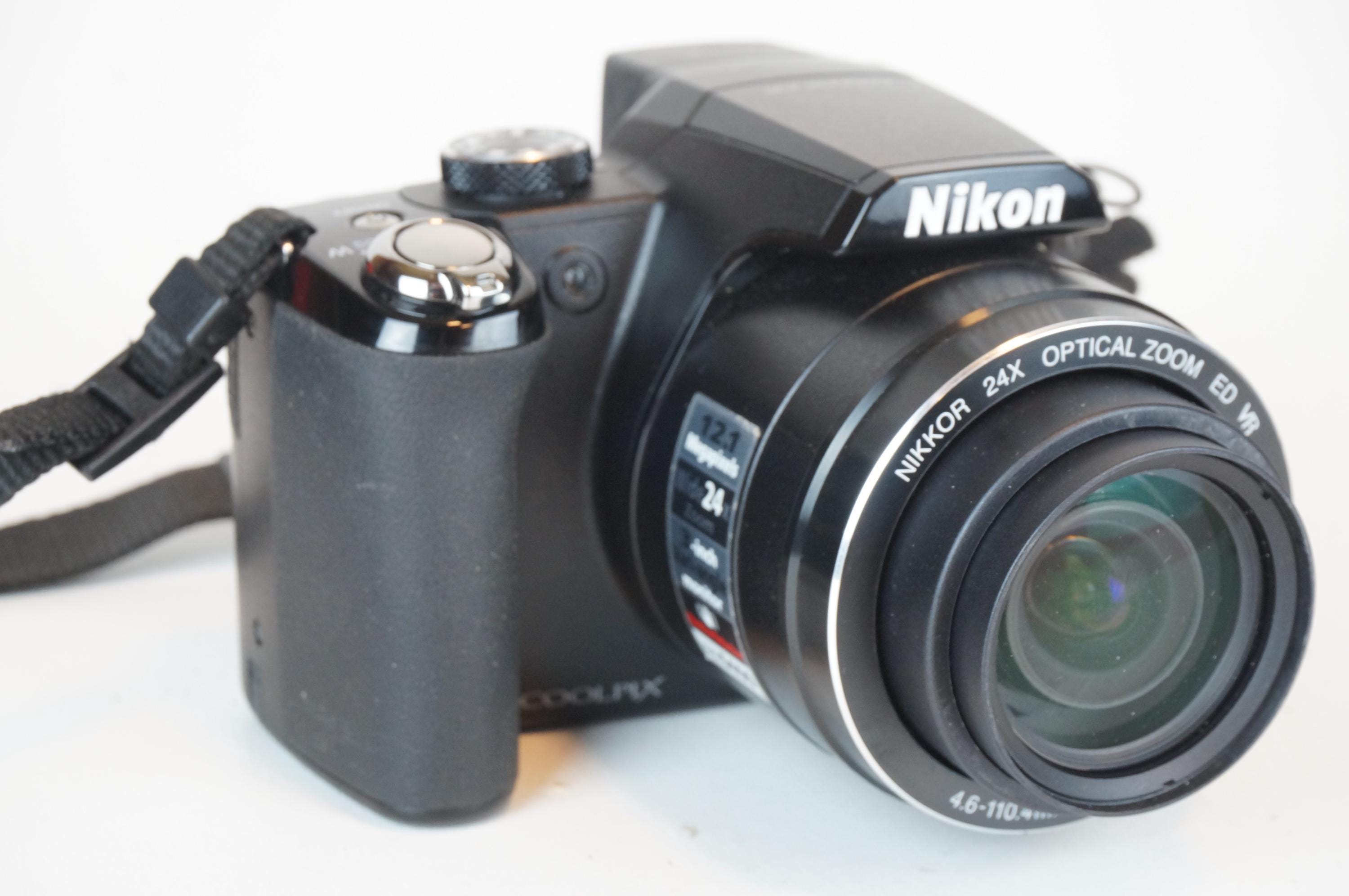 Nikon Coolpix P90, Digital Bridge Camera, Very Nice Set!
