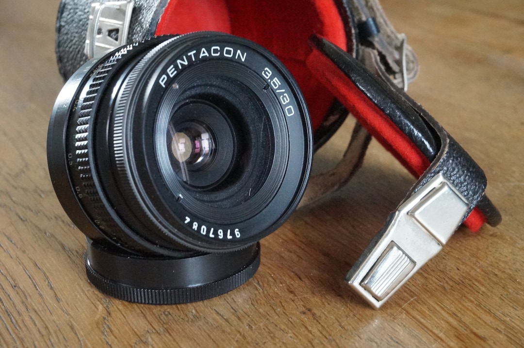Objectif Pentacon 30mm F/3.5 M42 (Lydith) - Rare - Bouchons & Pare-soleil Inclus