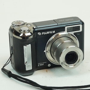 Fujifilm Finepix E900 digicam + 1Gb Xd card!