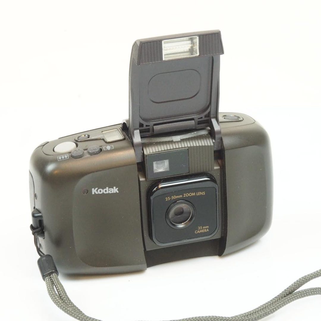 Kodak Cameo Zoom Panorama, a Rare Small Camera for 35mm Film