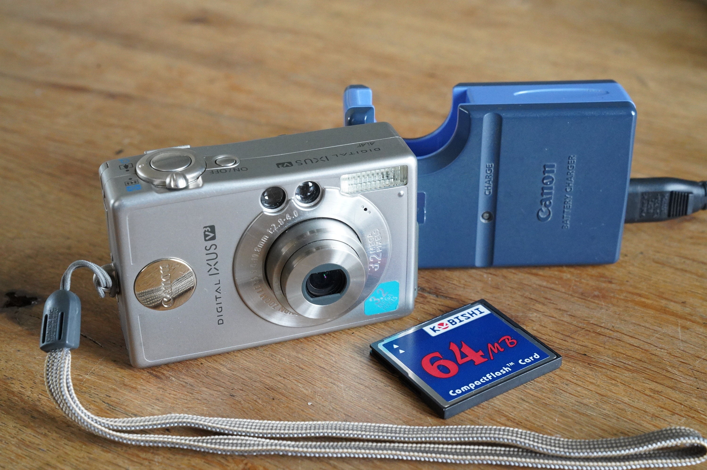Canon Digital IXUS V3 With Card! - Etsy Canon Digital IXUS V3 With Card! - Etsy