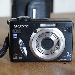 Sony Cybershot DSC-W15 vintage digital with Carl Zeiss lens image 6