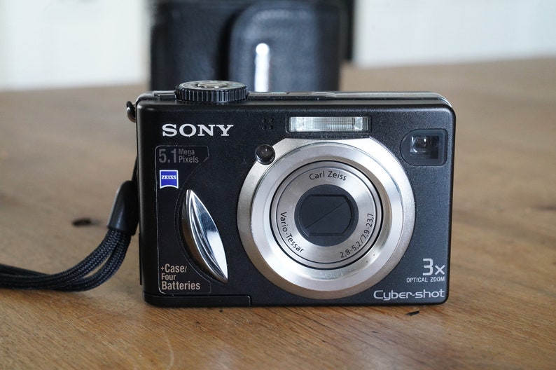 Sony Cybershot DSC-W15 vintage digital with Carl Zeiss lens image 6