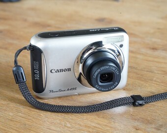 Canon Powershot A495 vintage super compact digital camera