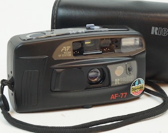 コシナ CT7 コンピューター、35 mm フィルム SLR、f/1.8 50 mm