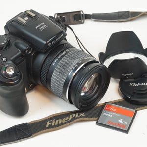 Fujifilm Finpix S9500 super zoom digital camera, top condition!
