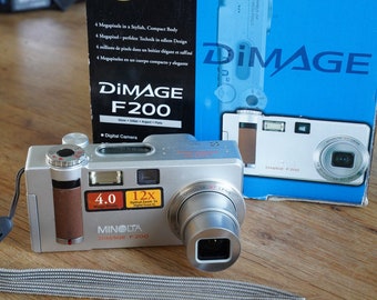 Minolta Dimage F200 vintage digital camera
