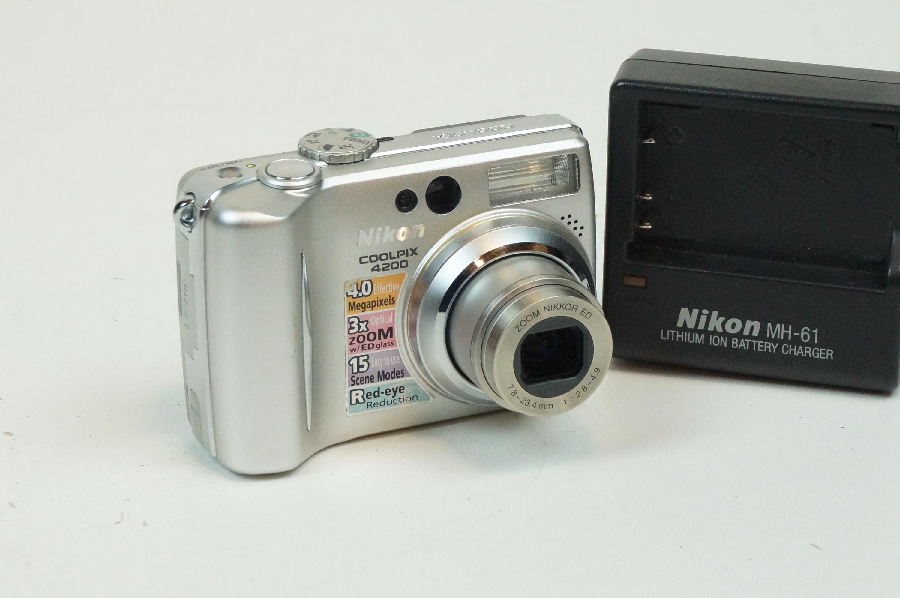 【美品】 Nikon コンパクトデジタルカメラ COOLPIX 4200 ニコン Yahoo!オークション - ニコン NIKON COOLPIX 4200