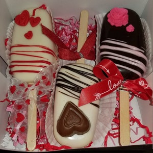 3 GOURMET CHOCOLATE CAKESICLES