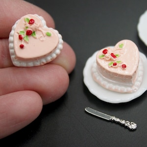 Heart Cake 3 Pk Miniature 1:12 Scale Valentine Dollhouse Pink Dessert Cake - Tiny Food for Miniature Model Holiday Food Table Setting