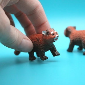 Red Panda 1:6 Scale Resin Animal for Miniature Forest Scene, Science or Zoo Display Model - Realistic Wild Animals Collector Figurine