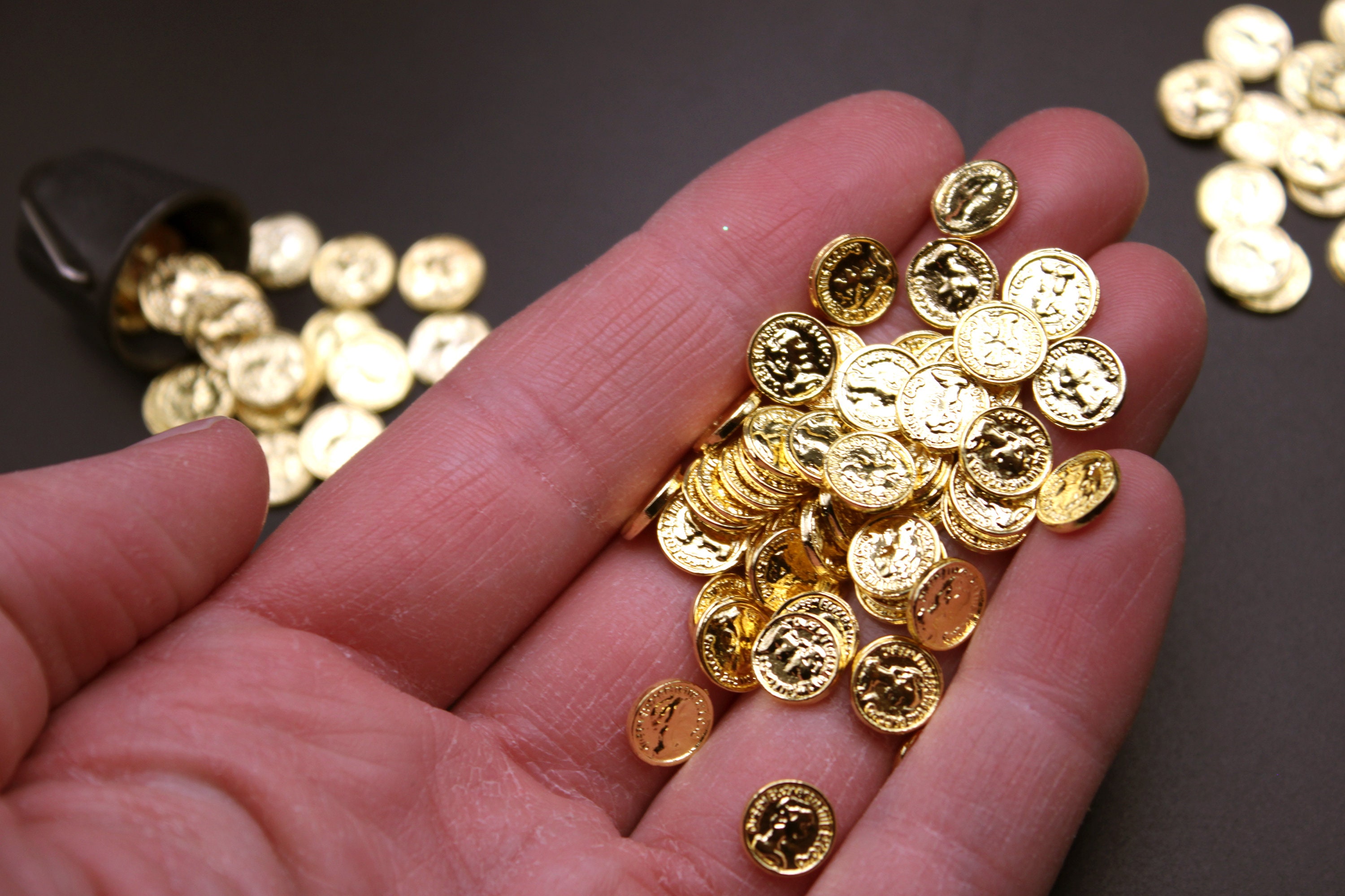 ゴールドコイン 10個 ミニチュア 1:6スケール メタルコイン - 聖パトリック・レプラコーン、海賊の宝物、ドールハウスコイン(1 アンティークコイン  アメリカ 10ドル金貨リバティヘッド 1892 ＄10 PCGS MS61 | アンティークコイン アメリカ【10ドル】金貨,10ドルリバティー ...