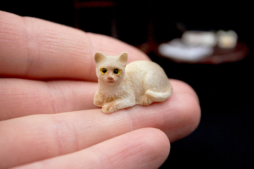 Miniature Cat 124 Scale Domestic Pet Kitty Laying Down Orange, Siamese