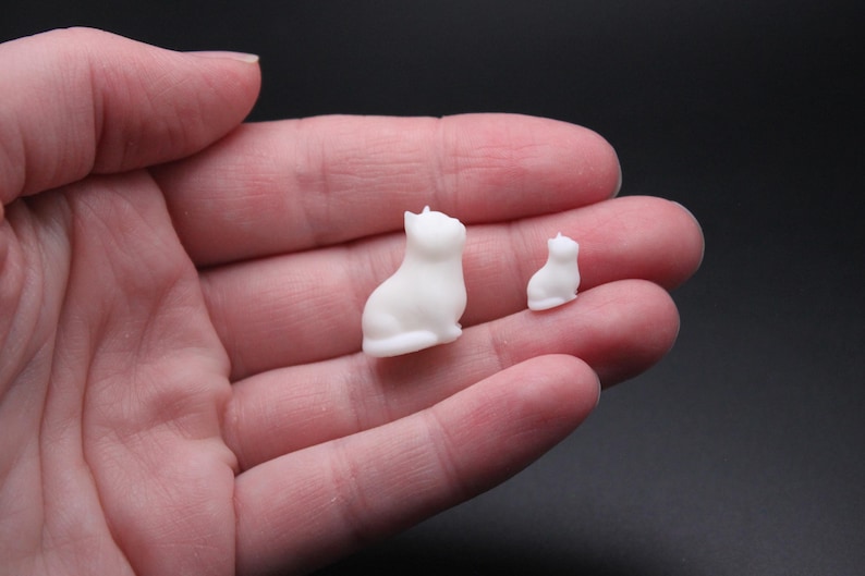 Gatos en miniatura (paquete de 4), escala 1:24, sin pintar, para casa de muñecas. imagen 13
