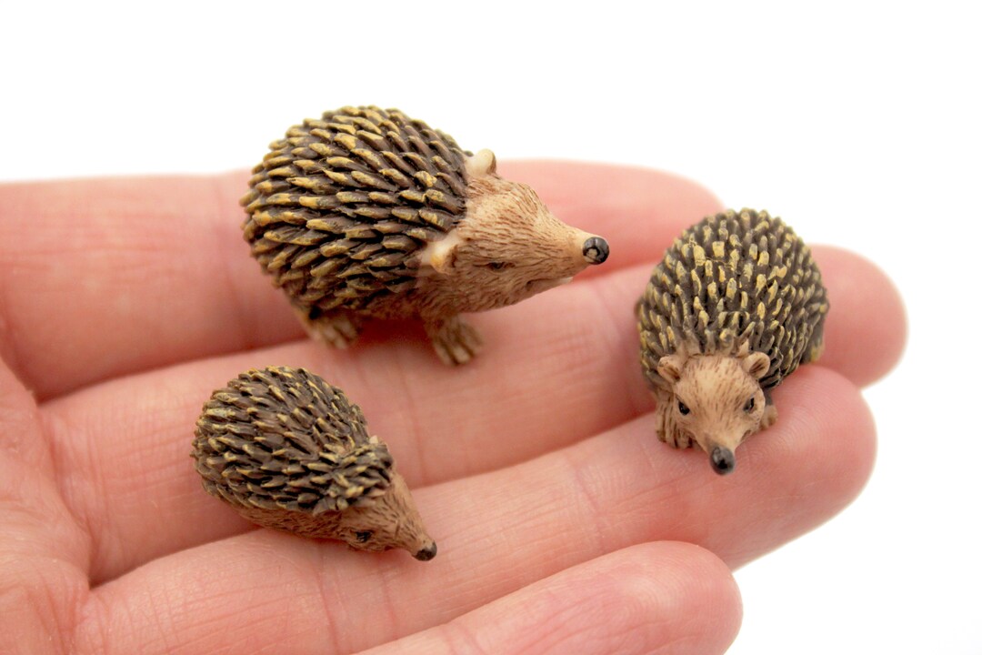 Hedgehog Realistic Miniature Mother Baby Animal for Fairy Garden
