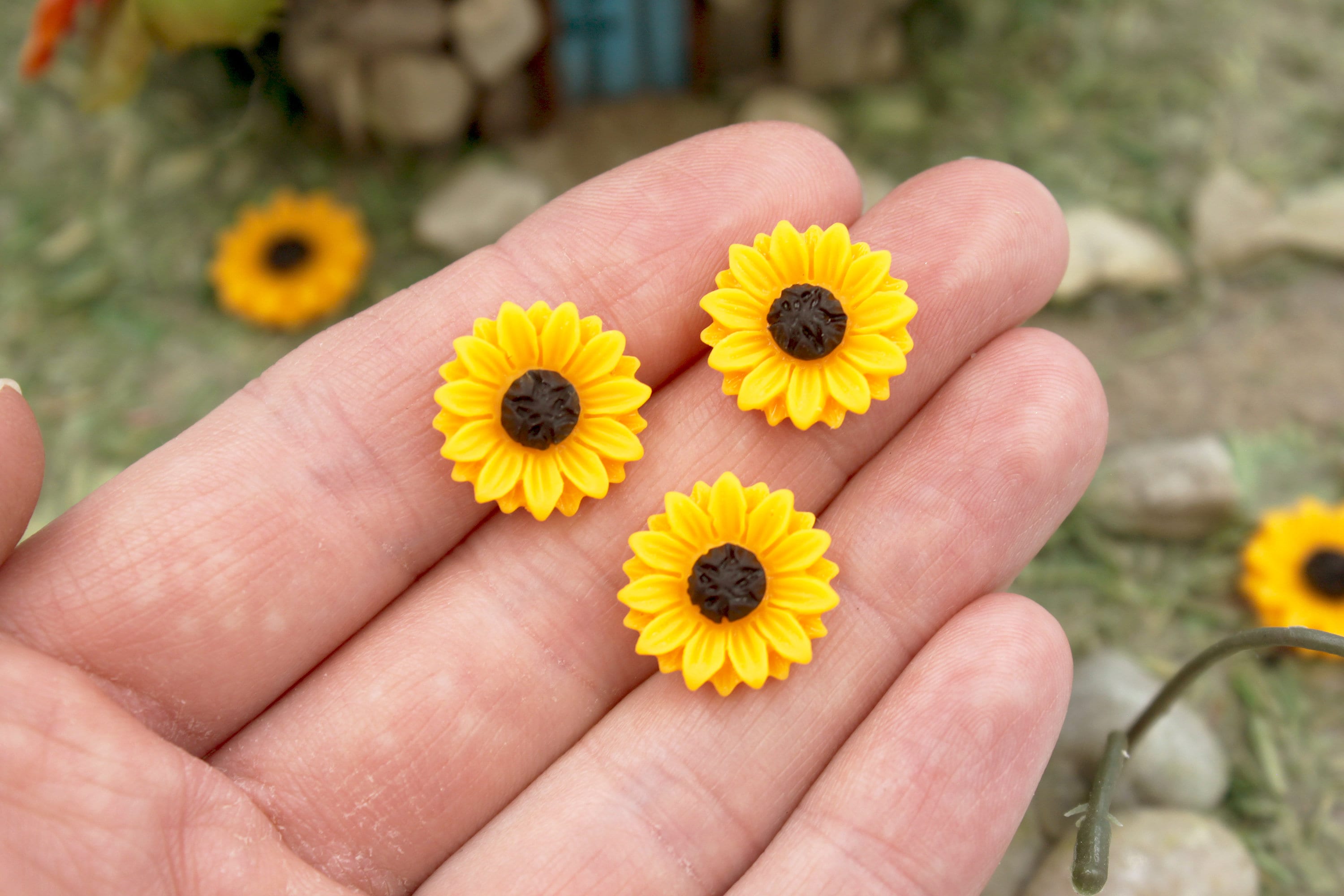 Dollhouse Miniature 1:12 Bouquet of Twelve Sunflowers by Bright Delights 