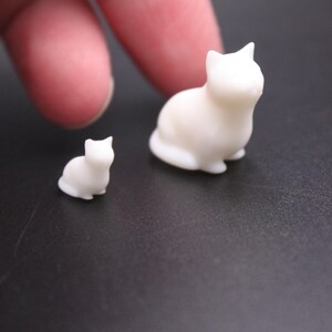 Gatos en miniatura (paquete de 4), escala 1:24, sin pintar, para casa de muñecas. imagen 5