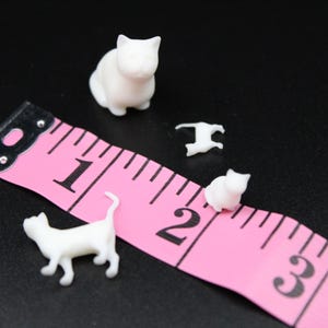 Gatos en miniatura (paquete de 4), escala 1:24, sin pintar, para casa de muñecas. imagen 6