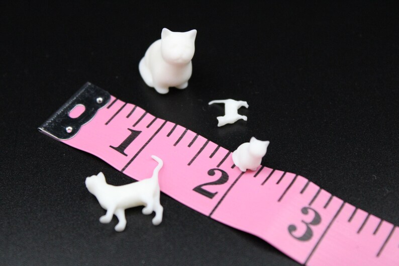 Gatos en miniatura (paquete de 4), escala 1:24, sin pintar, para casa de muñecas. imagen 6