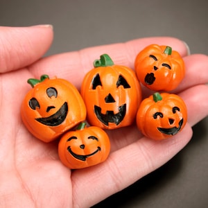 Jack O Lantern 3 or 5 Pk Miniature 1:12 or 24 Scale Pumpkins for Fall Halloween Haunted Village, Dollhouse, Fairy Garden or Model Decor