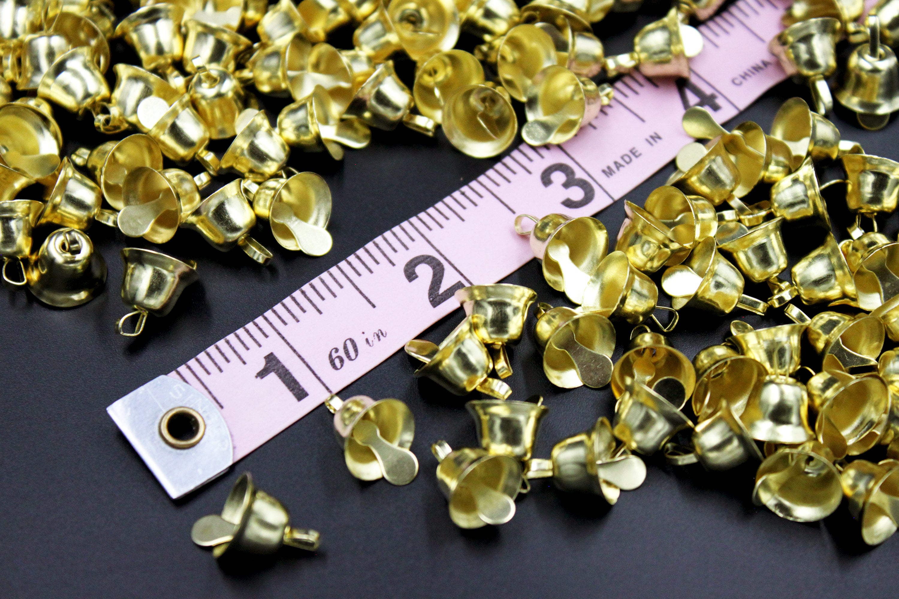 Darice Jingle Bells – 18 Goldene Glöckchen Für Weihnachts-Deko & Basteln