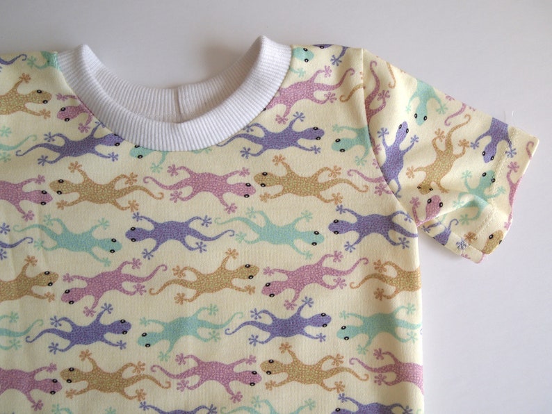 Colorful lizards Organic cotton knit top with short sleeves tops Baby/'s 6 months Tee T-Shirt original fabric design Geckos baby clothes