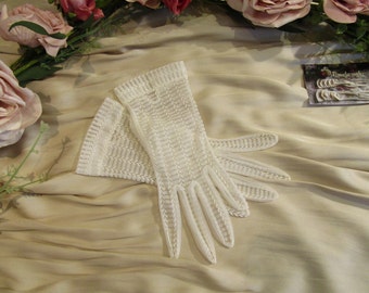 Vintage white nylon wrist-length gloves 1970s